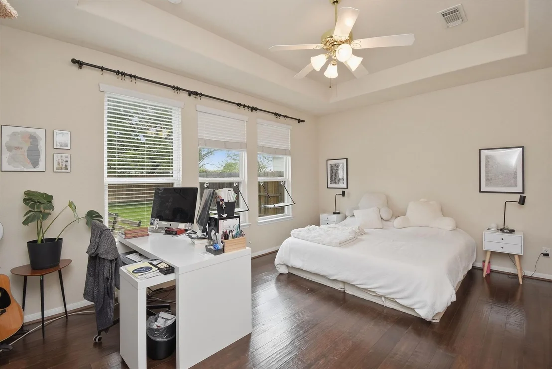 Photo of 5615 Edgewood Place Drive