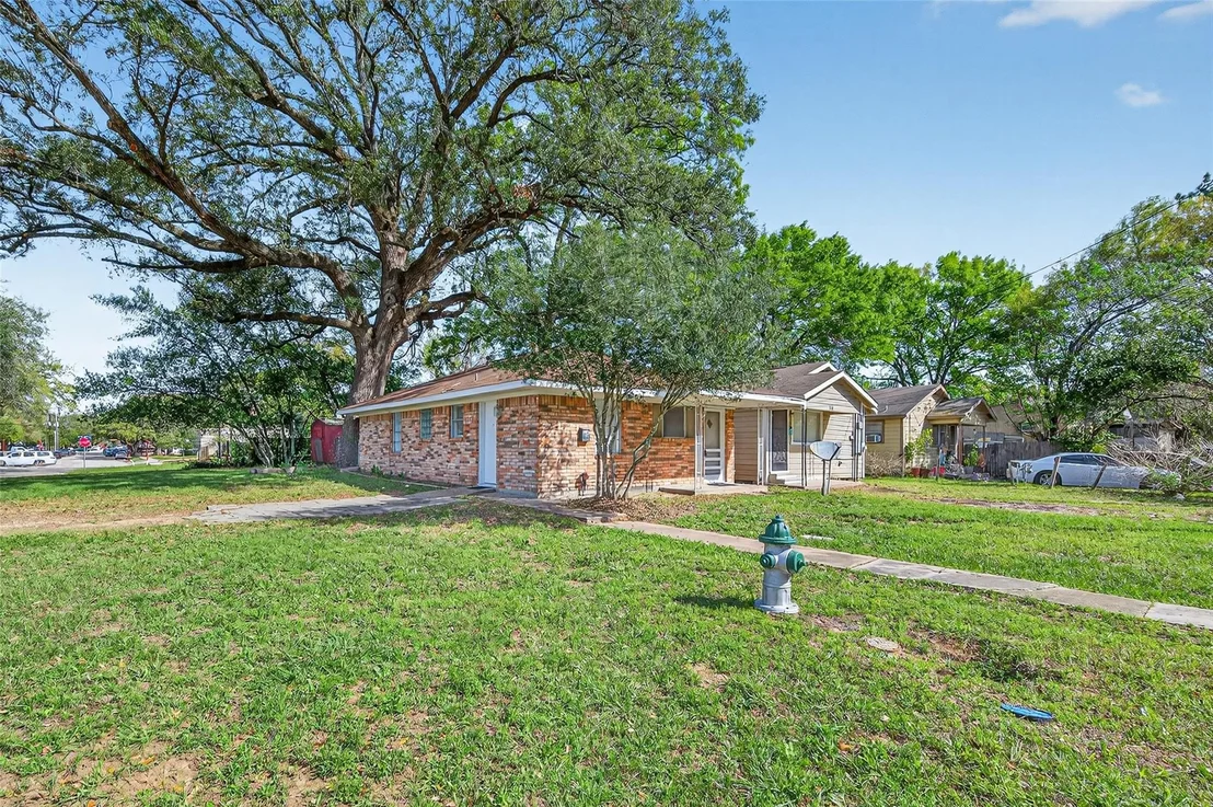 Photo of 312 Travis Street
