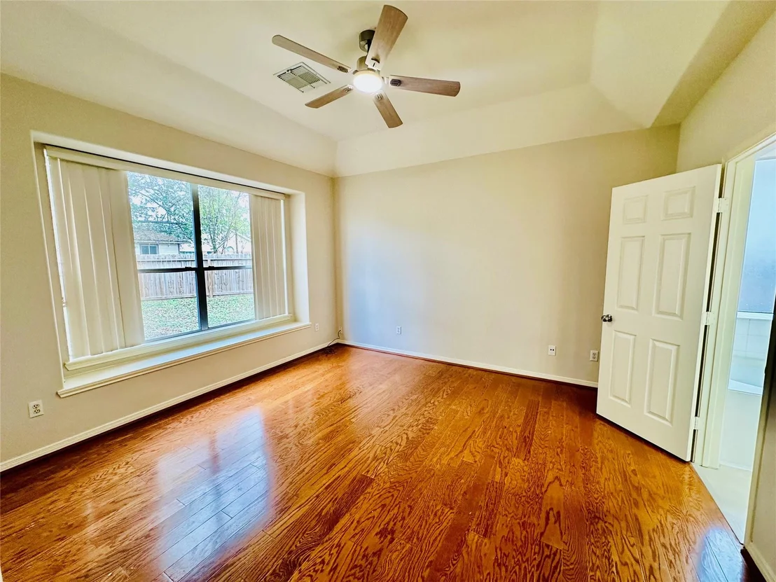 Photo of 4142 Surreydon Drive