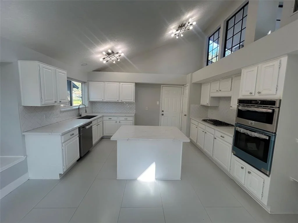 Photo of 6119 Fuller Street
