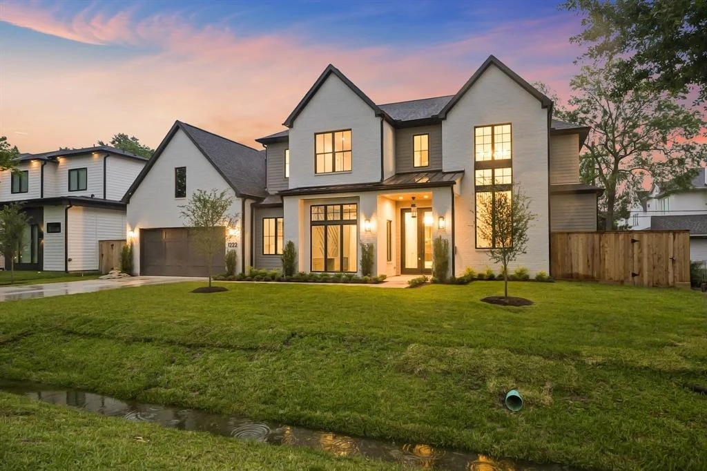 Photo of 1222 Glourie Drive