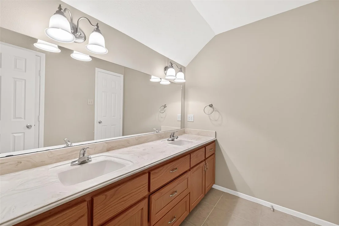 Photo of 2182 Tree Lane