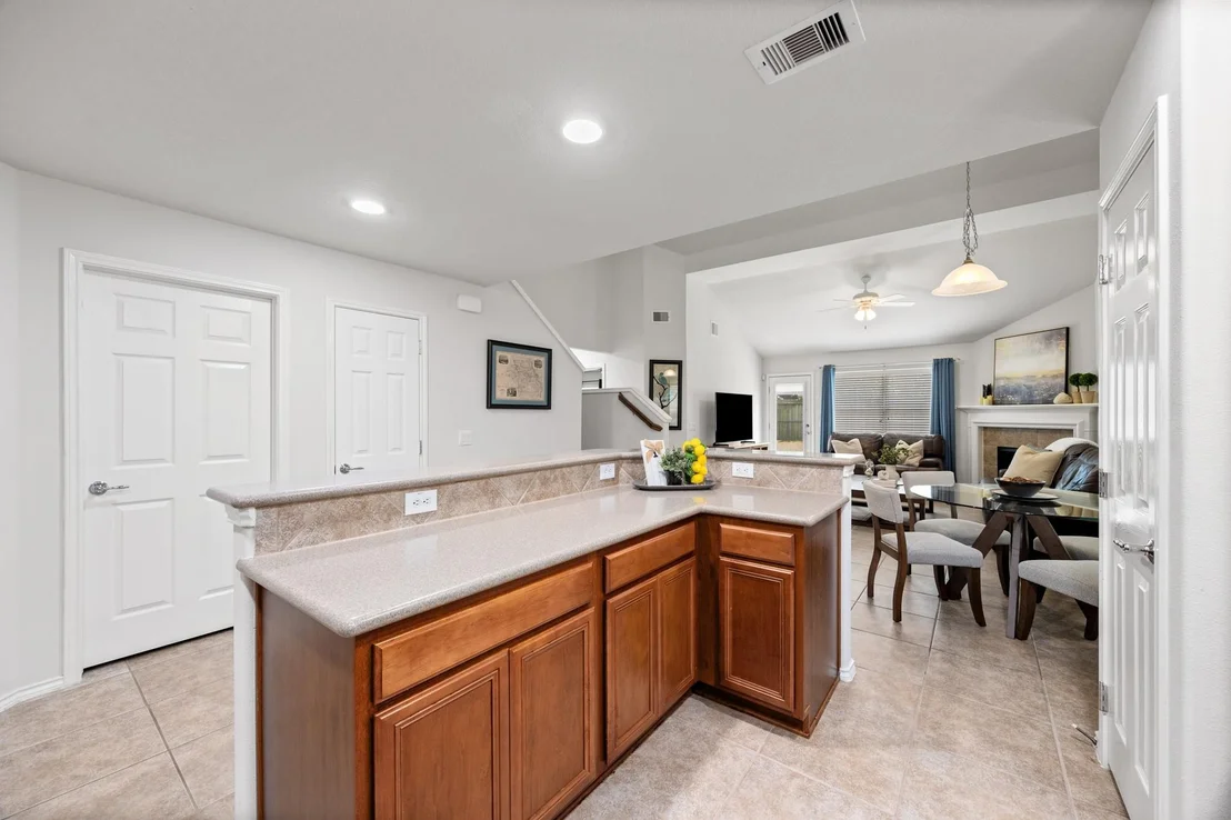 Photo of 7206 Toad Hollow