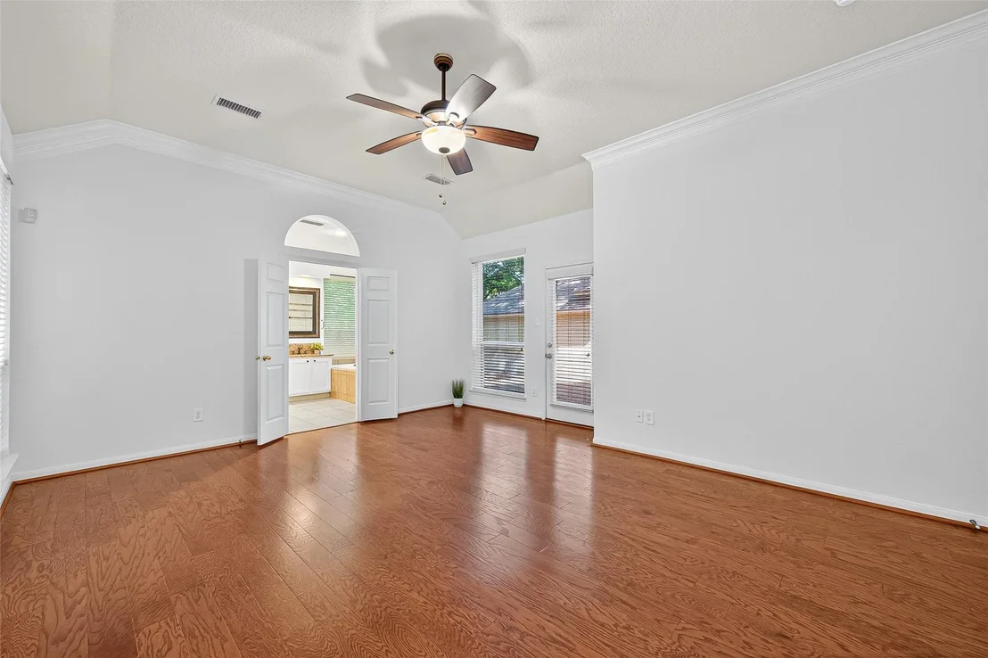 Photo of 151 W Coldbrook Circle