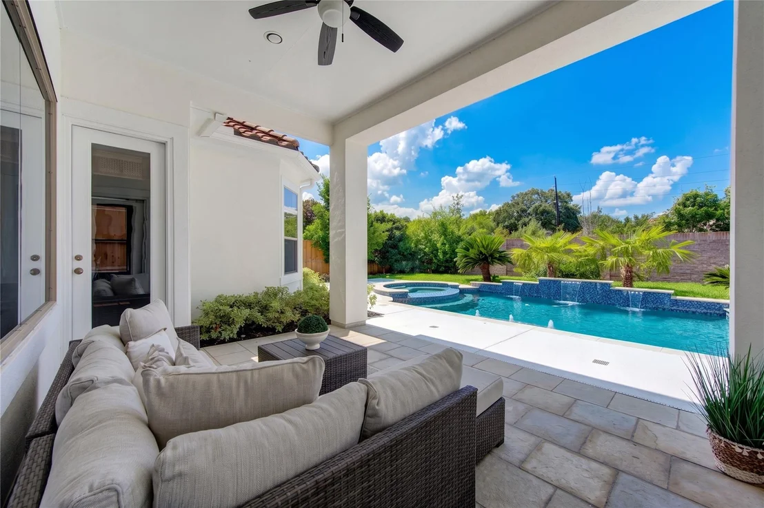 Photo of 14014 Hampton Cove Drive