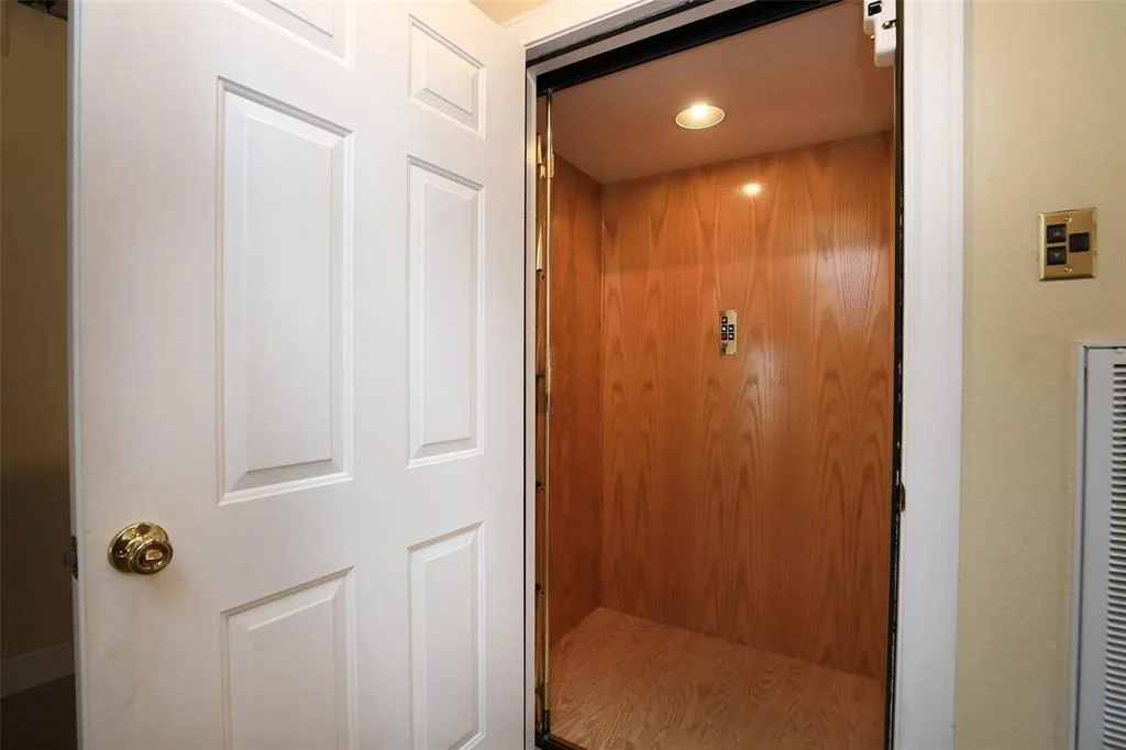 Photo of 12848 Point Drive