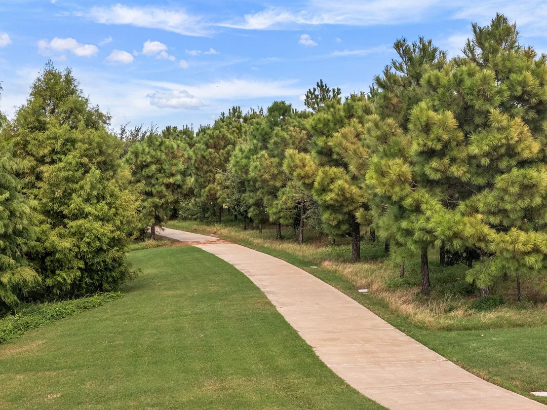 Photo of 34 Edgemont Court