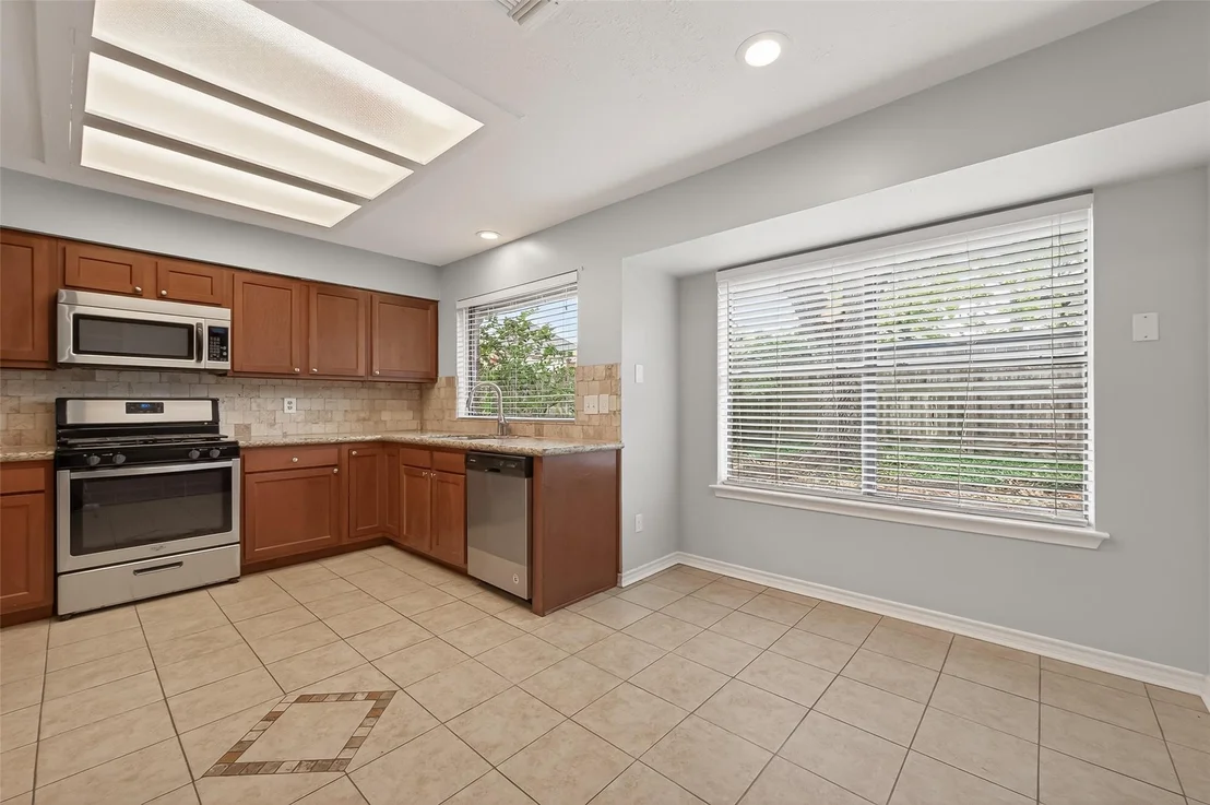 Photo of 22946 Provincial Boulevard