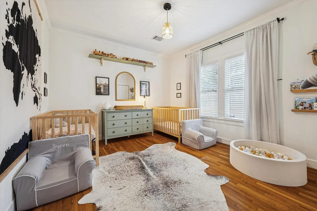 Photo of 1135 Walling Street