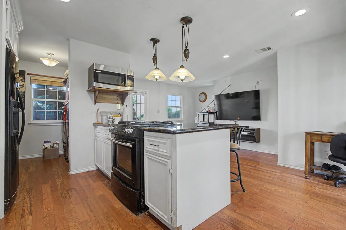 Photo of 4201 Lawrence Road