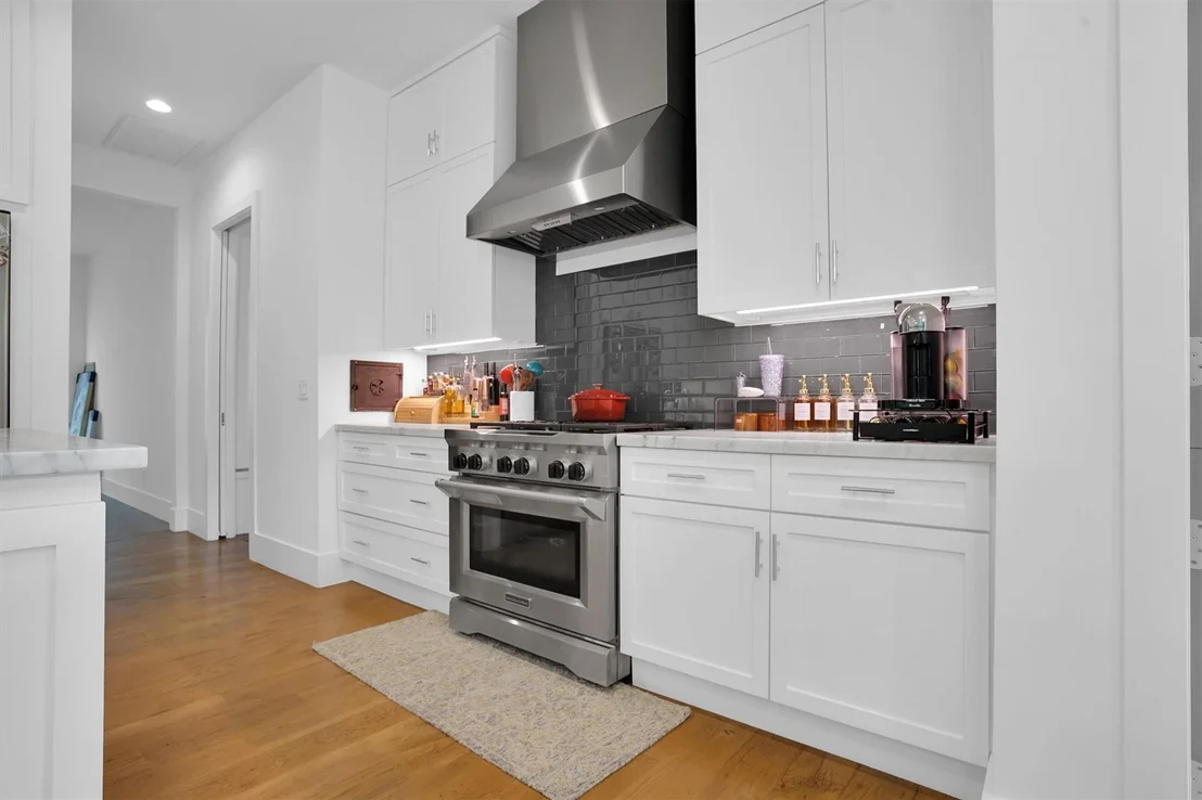 Photo of 9115 Hammerly Boulevard