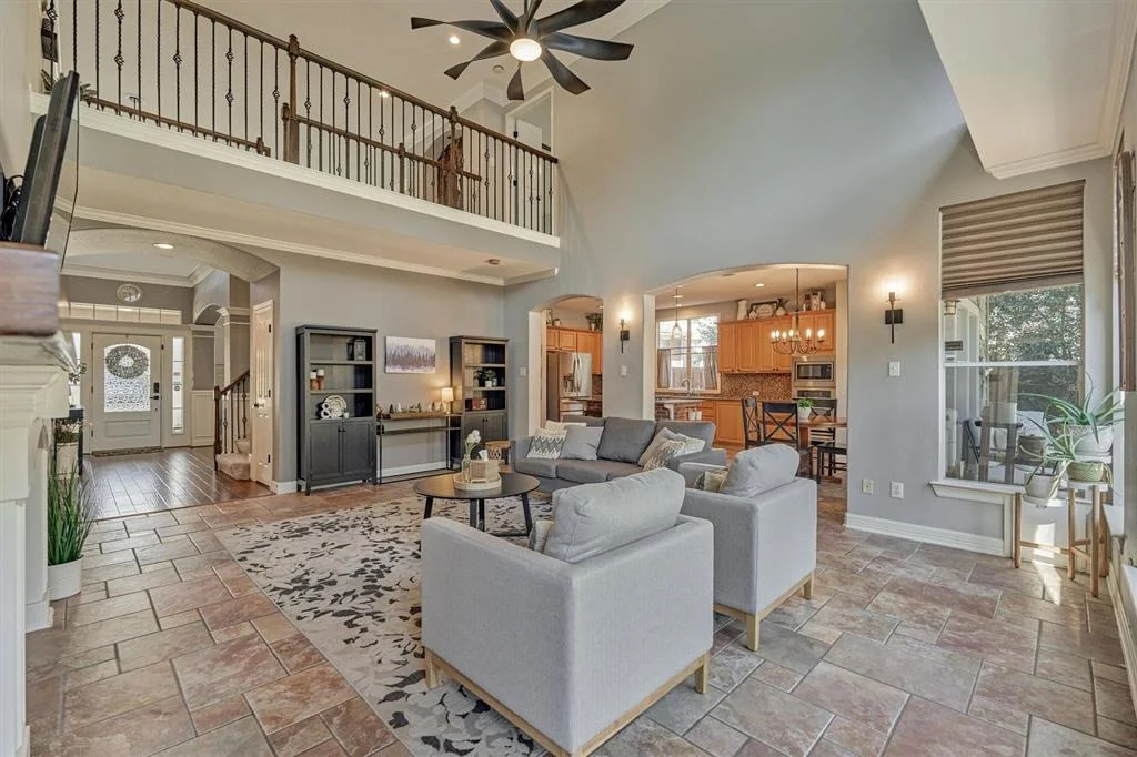 Photo of 86 S Clovergate Circle