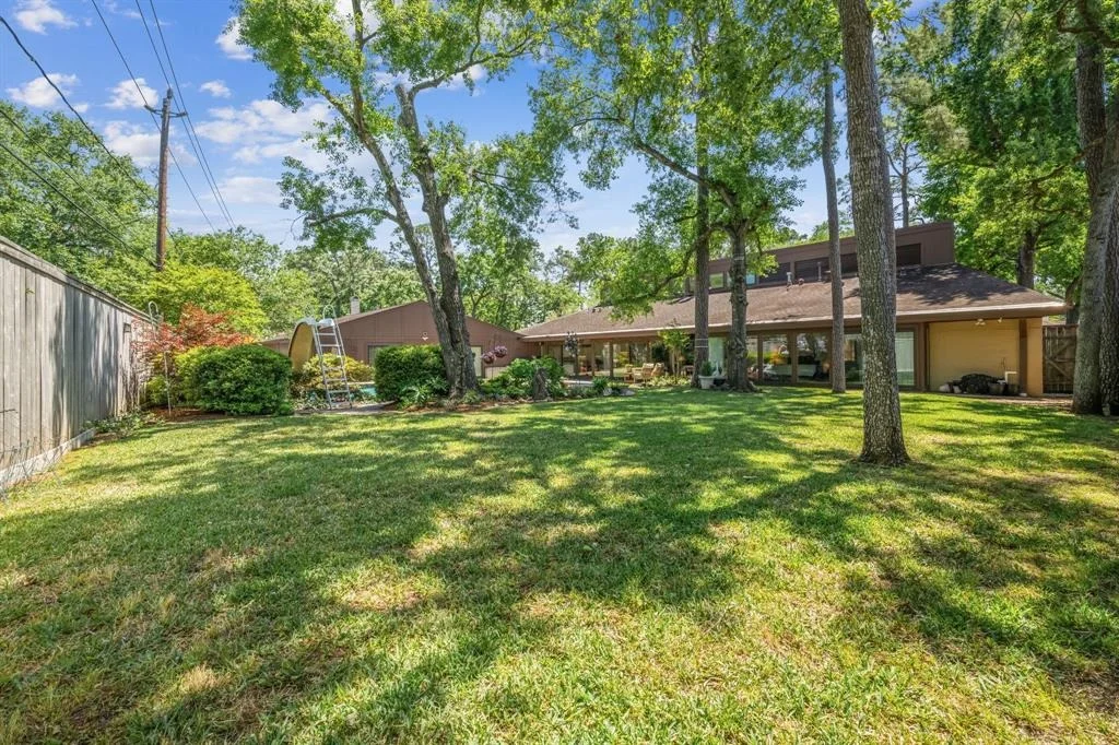 Photo of 10318 Pine Forest Road