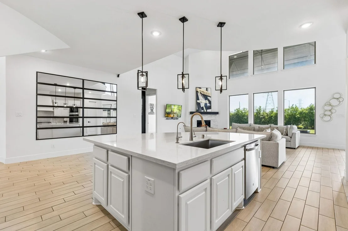 Photo of 6903 Shoreline View Drive