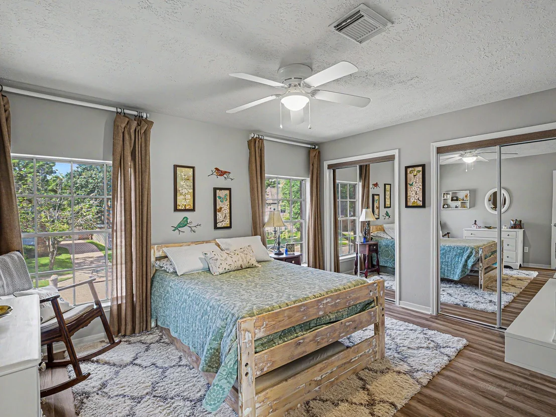 Photo of 23006 Heathercroft Drive