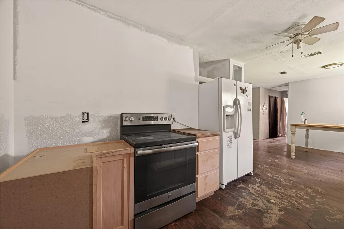 Photo of 25080 Lakeshore Drive
