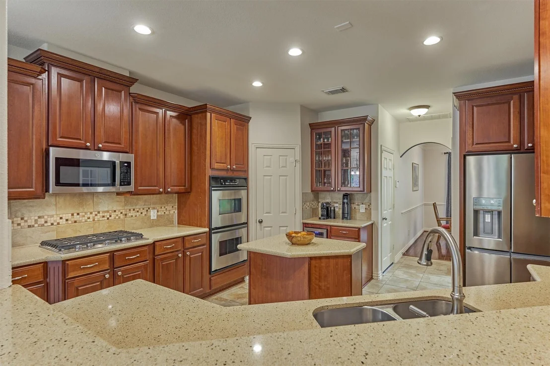 Photo of 11 N French Oaks Circle