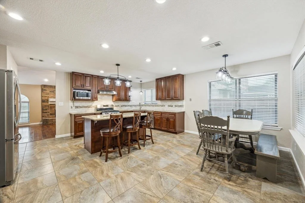 Photo of 4910 Colombia Drive