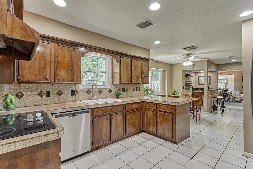 Photo of 6314 Knollview Drive