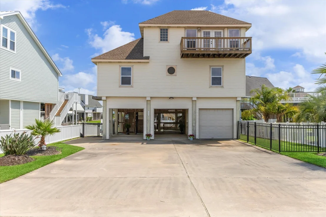 Photo of 1339 Outrigger