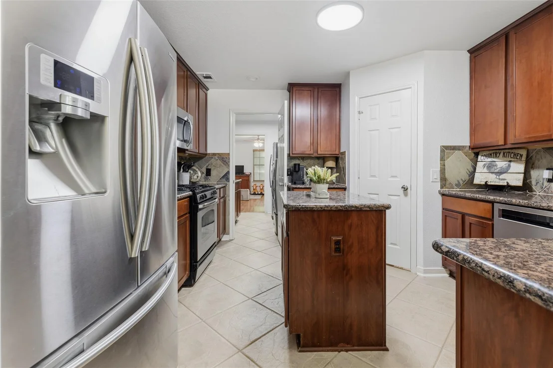 Photo of 203 Mapleleaf Street