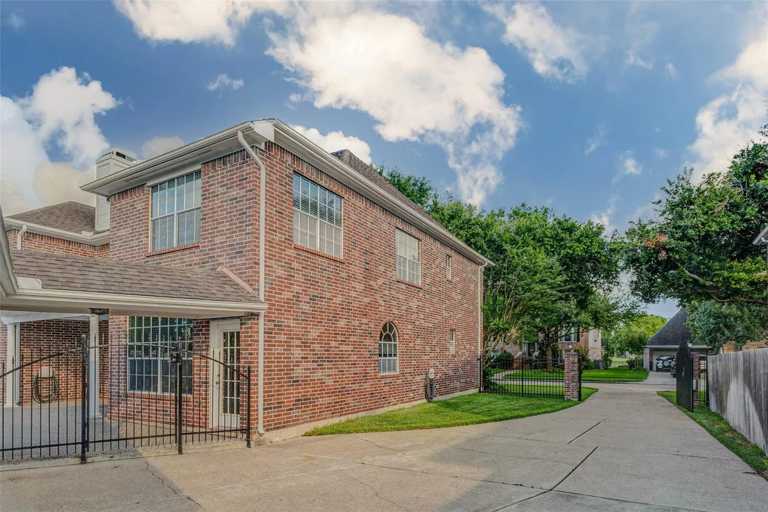 Photo of 2106 Shade Crest Drive