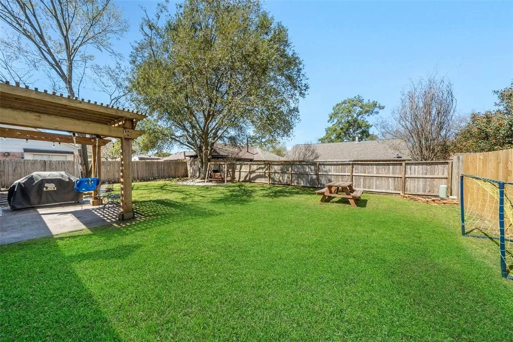 Photo of 5202 Rivertree Lane