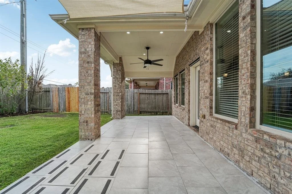 Photo of 2125 Mooncrest Drive