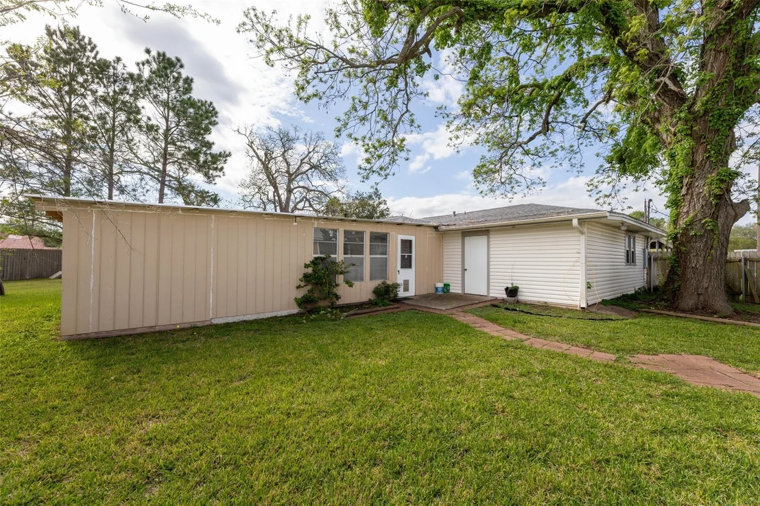 Photo of 1327 Hodges Lane