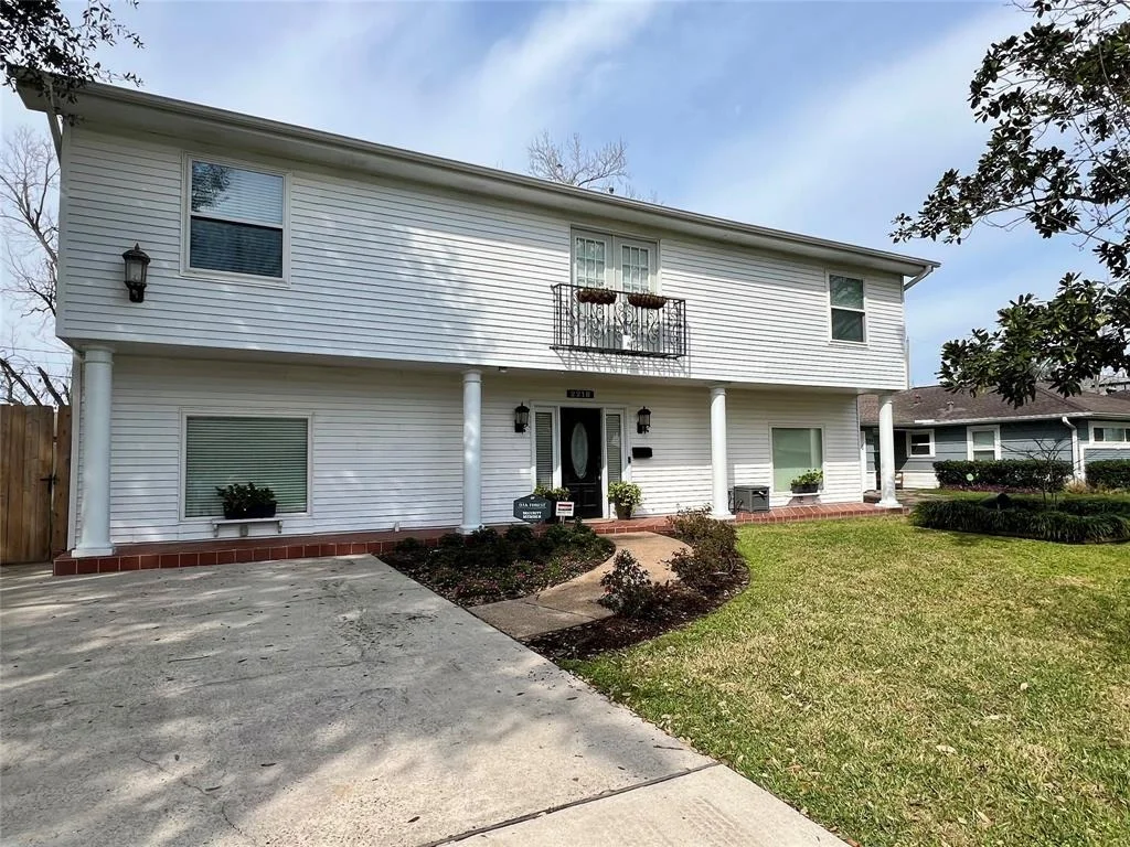 Photo of 2218 Saxon Drive