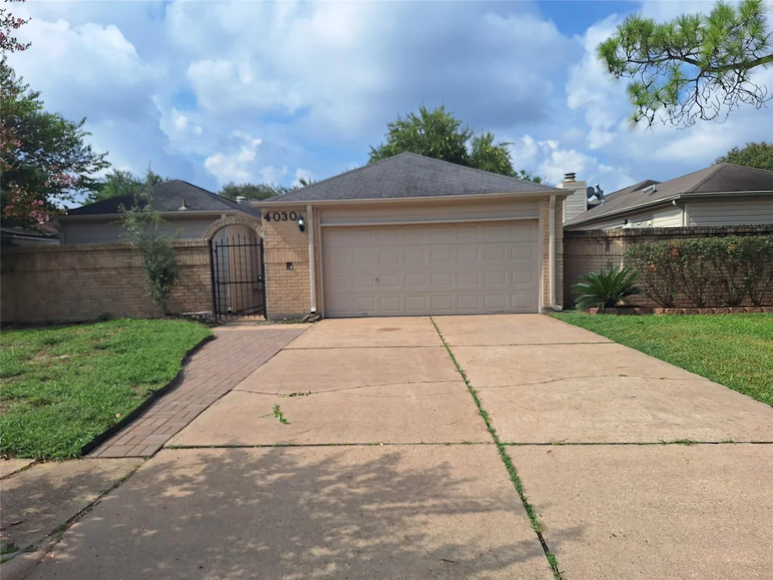 Photo of 4030 Knoll Glen Drive