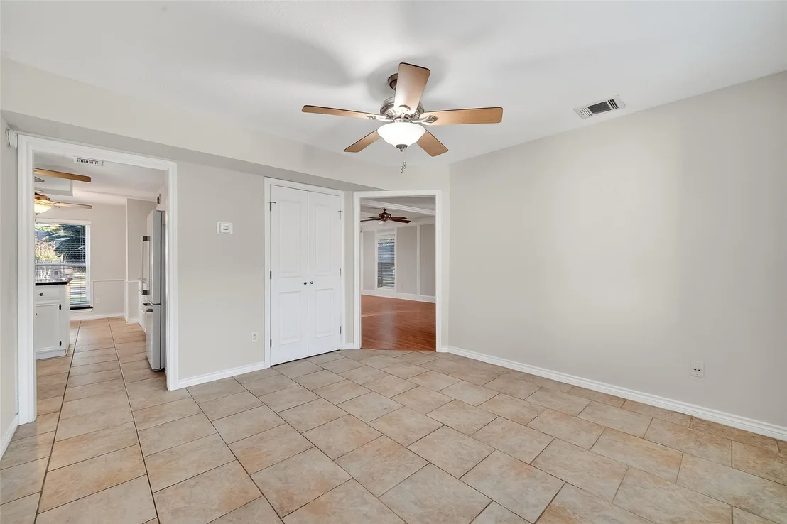 Photo of 906 Crossfield Drive