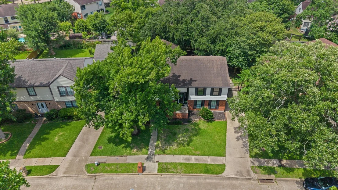 Photo of 15819 Maple Manor Drive