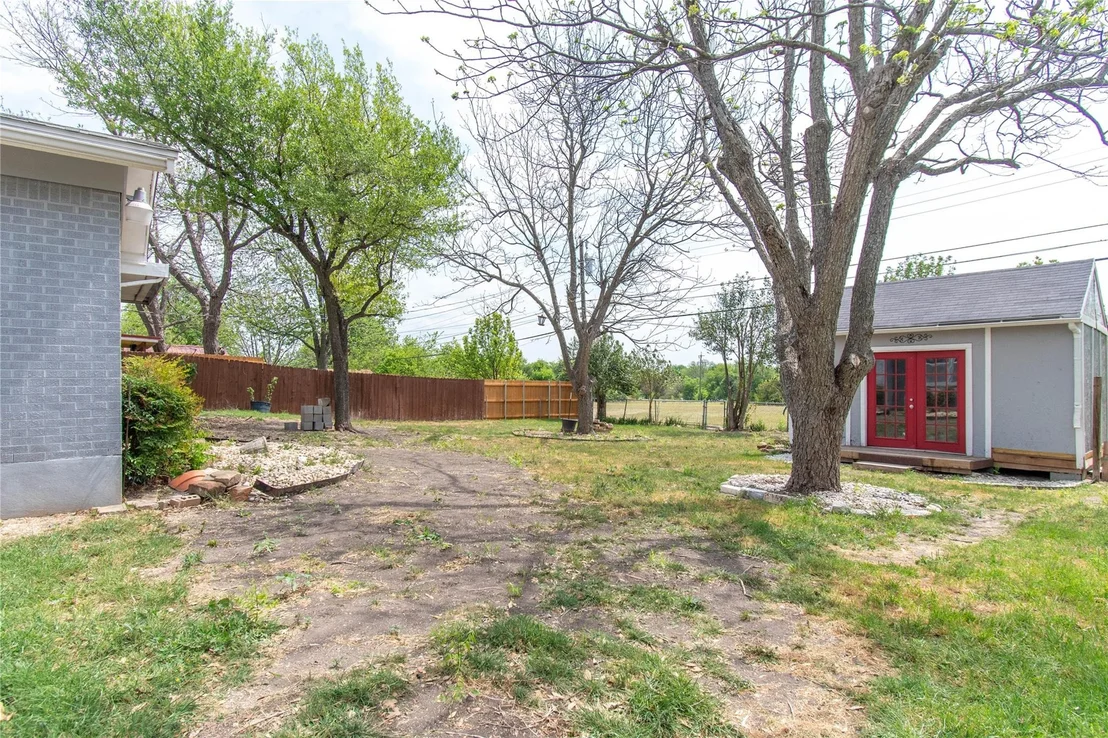 Photo of 301 E Walker Avenue