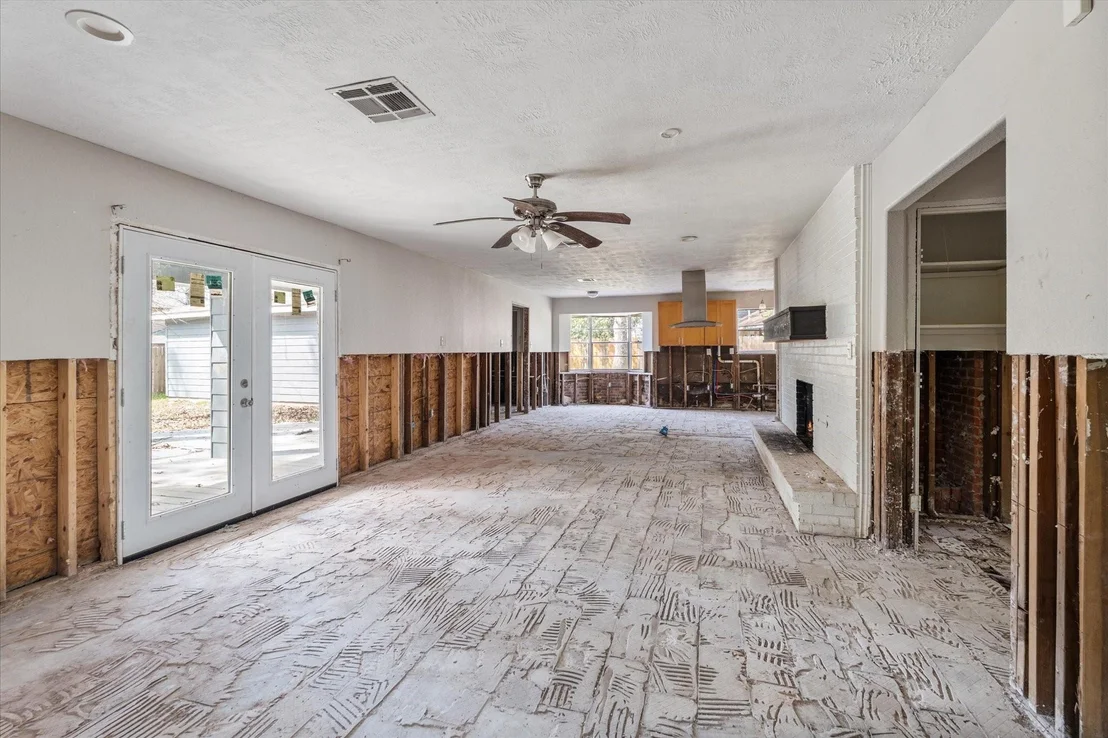 Photo of 906 Brook Forest Court