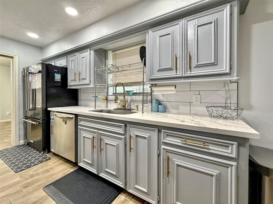 Photo of 7531 Antoine Drive