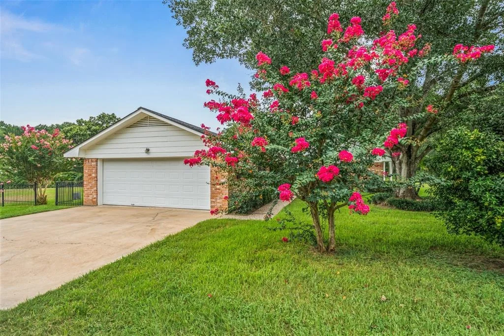 Photo of 204 Wade Road