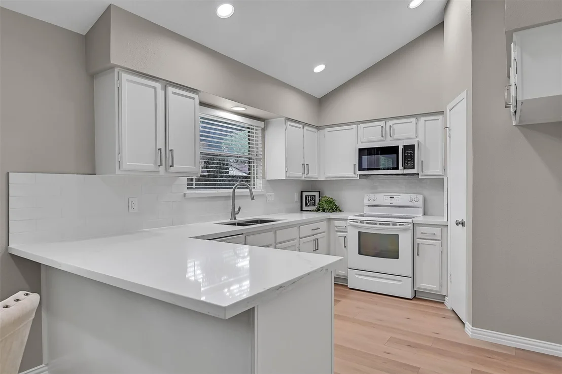Photo of 502 Dawn Drive