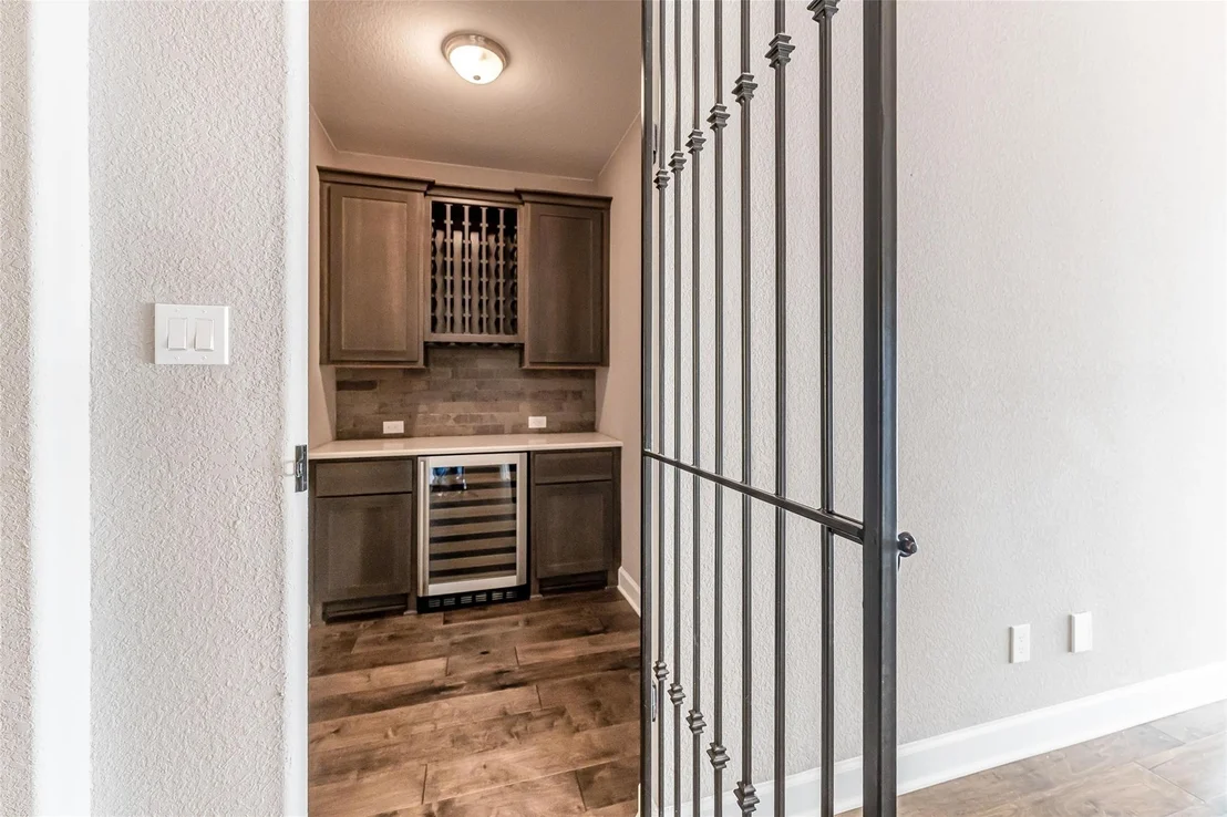 Photo of 1050 Groveton Ridge Lane