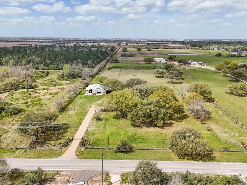 Photo of 21511 Kickapoo Road