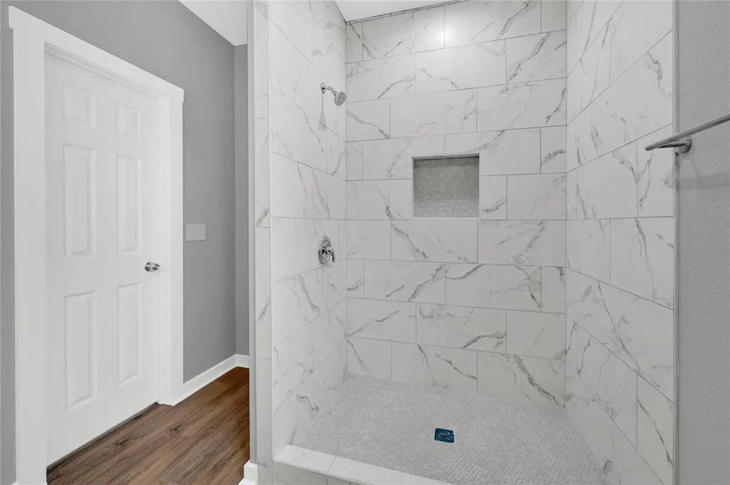 Photo of 16682 Meadowcroft