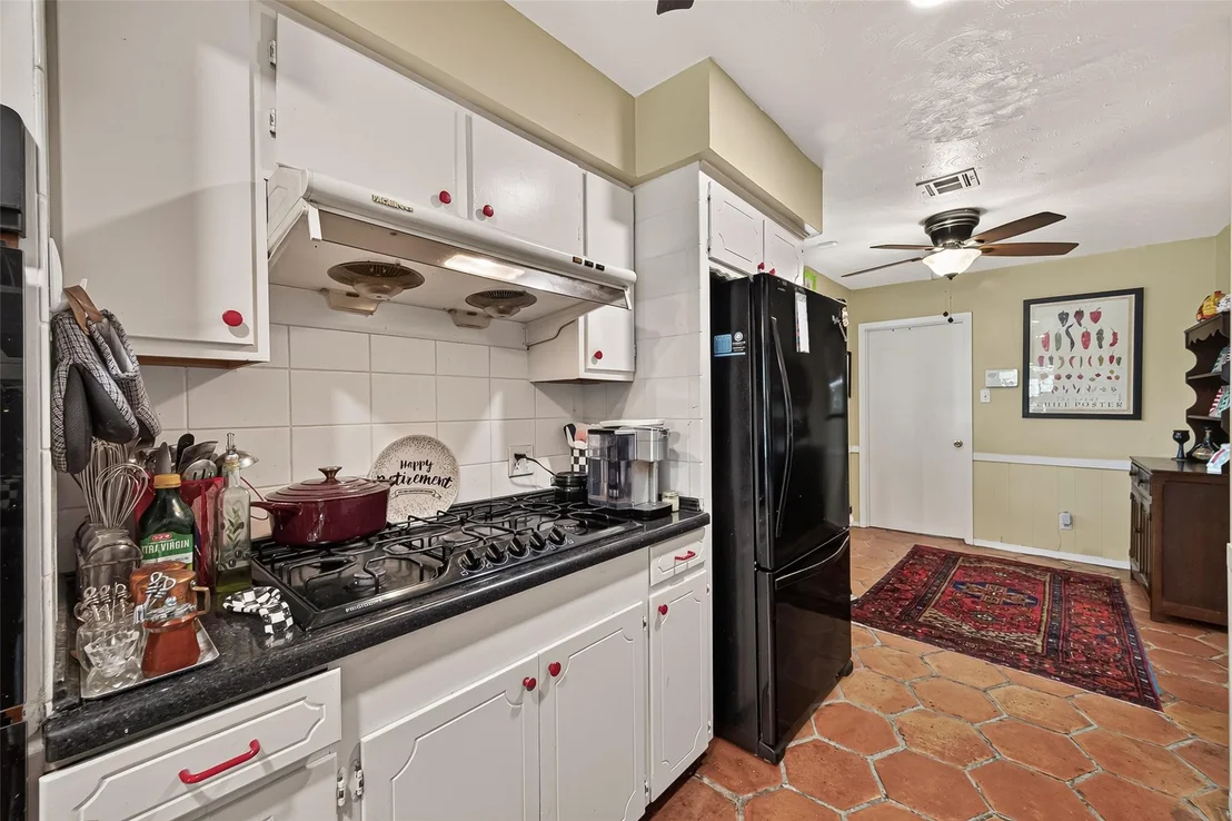 Photo of 10062 Warwana Road