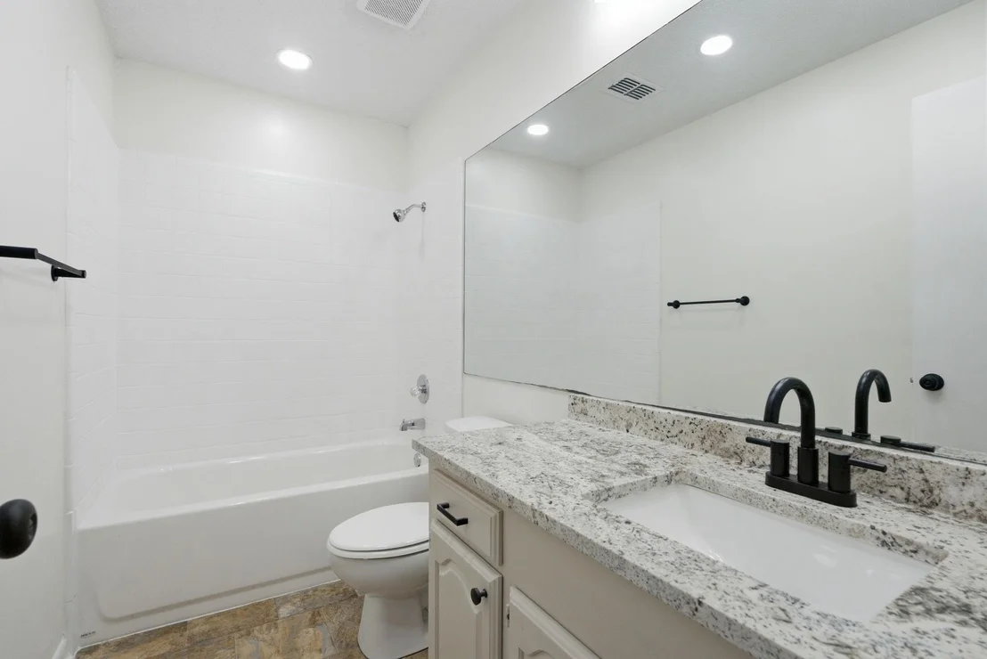 Photo of 931 Private Road 5140