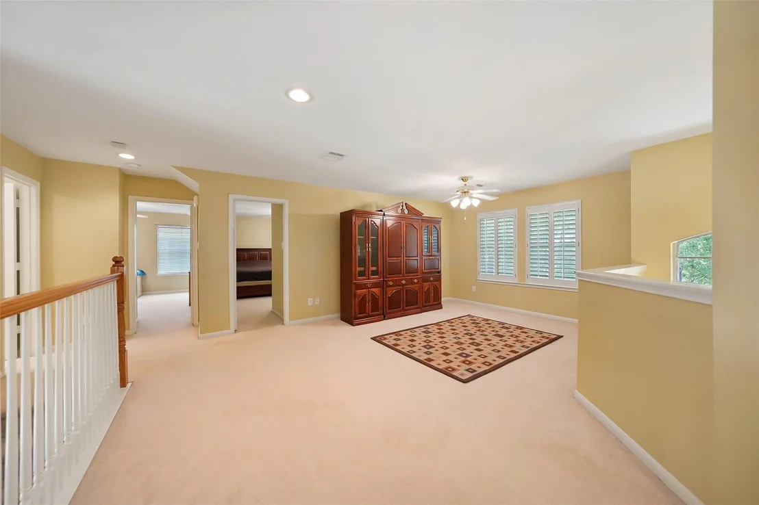 Photo of 49 N Greenvine Circle