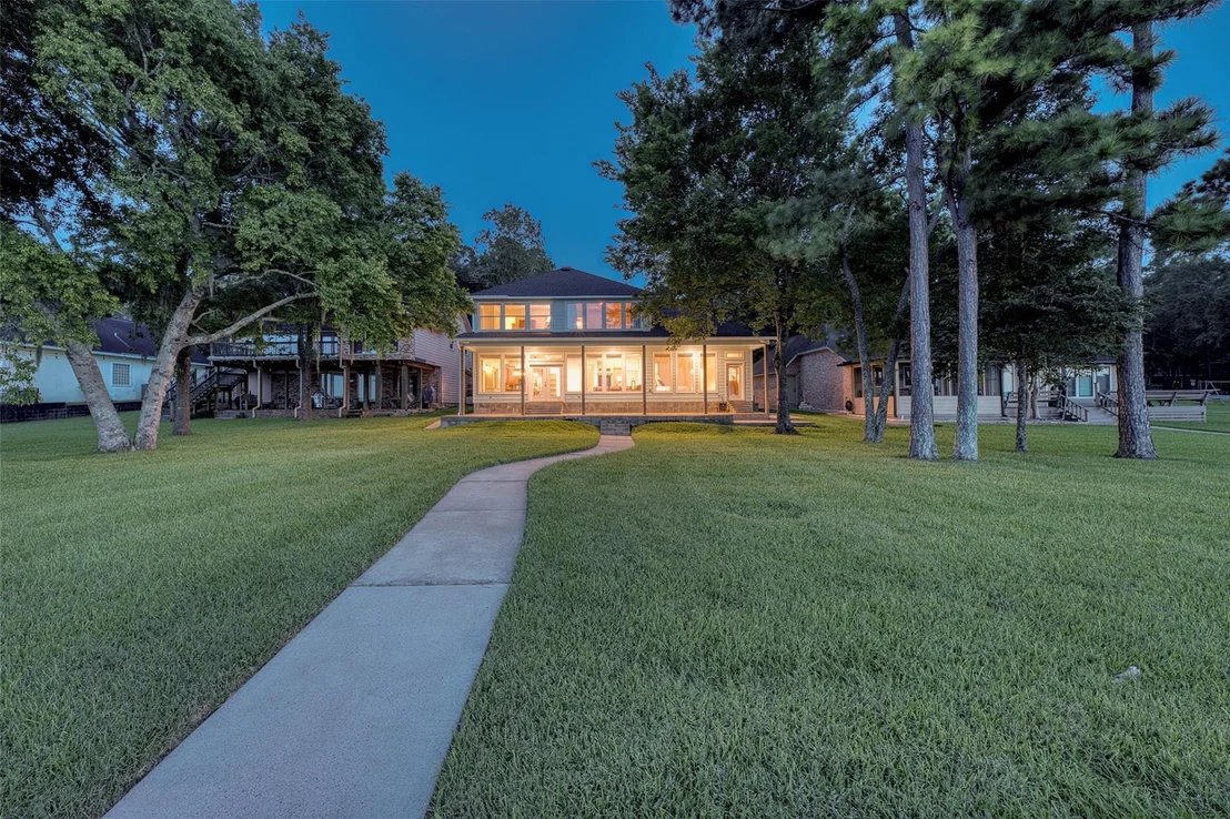 Photo of 371 N Forest Cove Loop