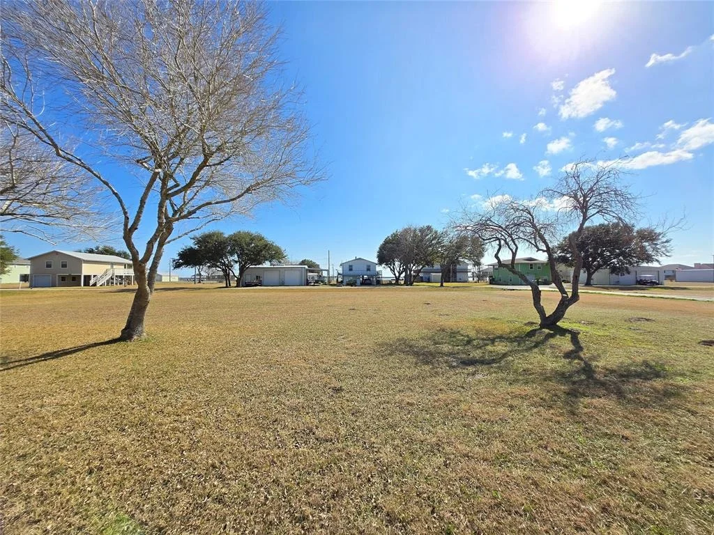 Photo of 937 Bayview Drive