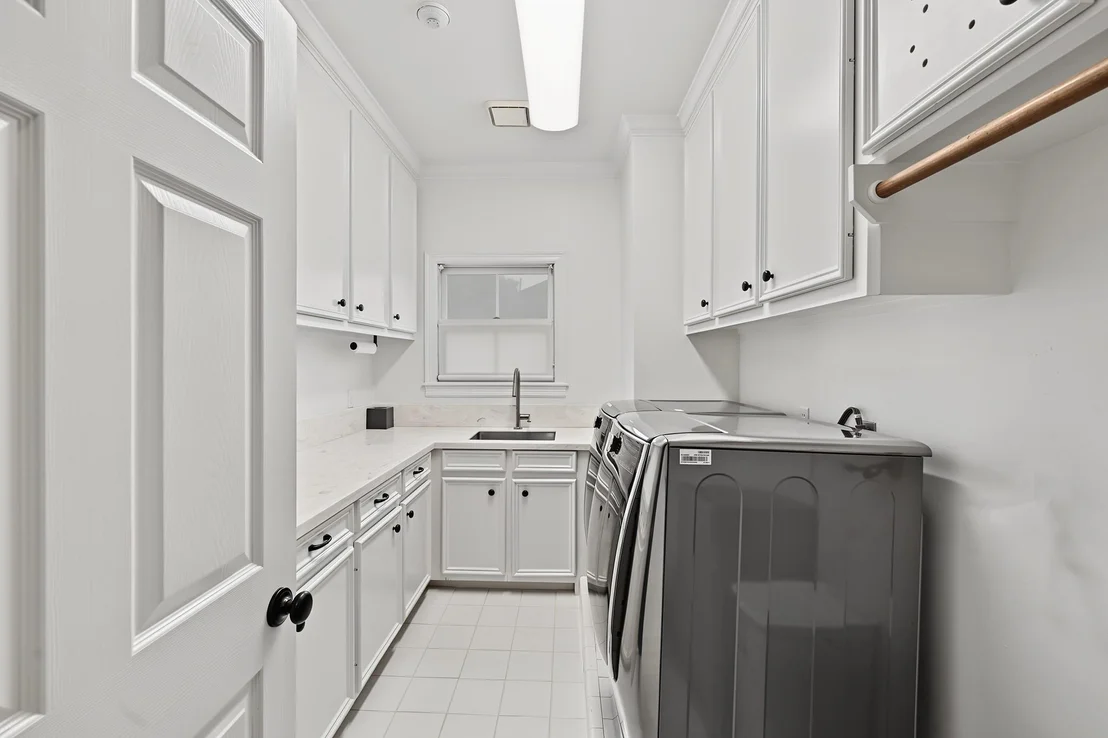 Photo of 3110 Plumb
