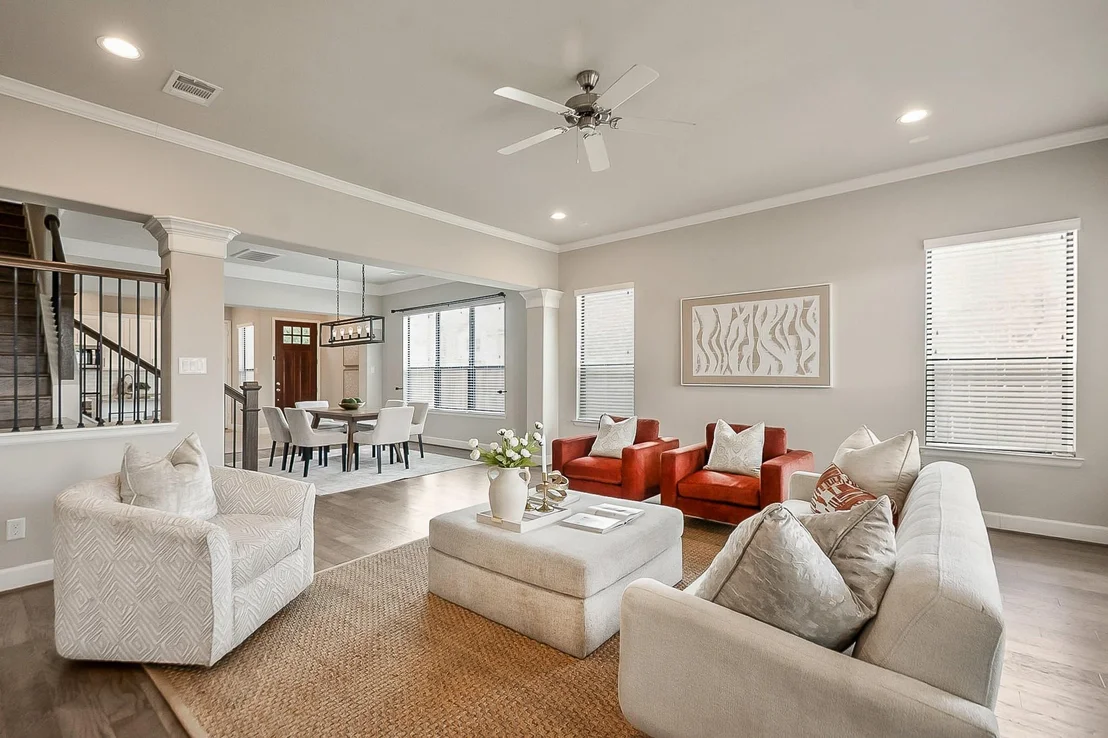 Photo of 5328 Larkin Street