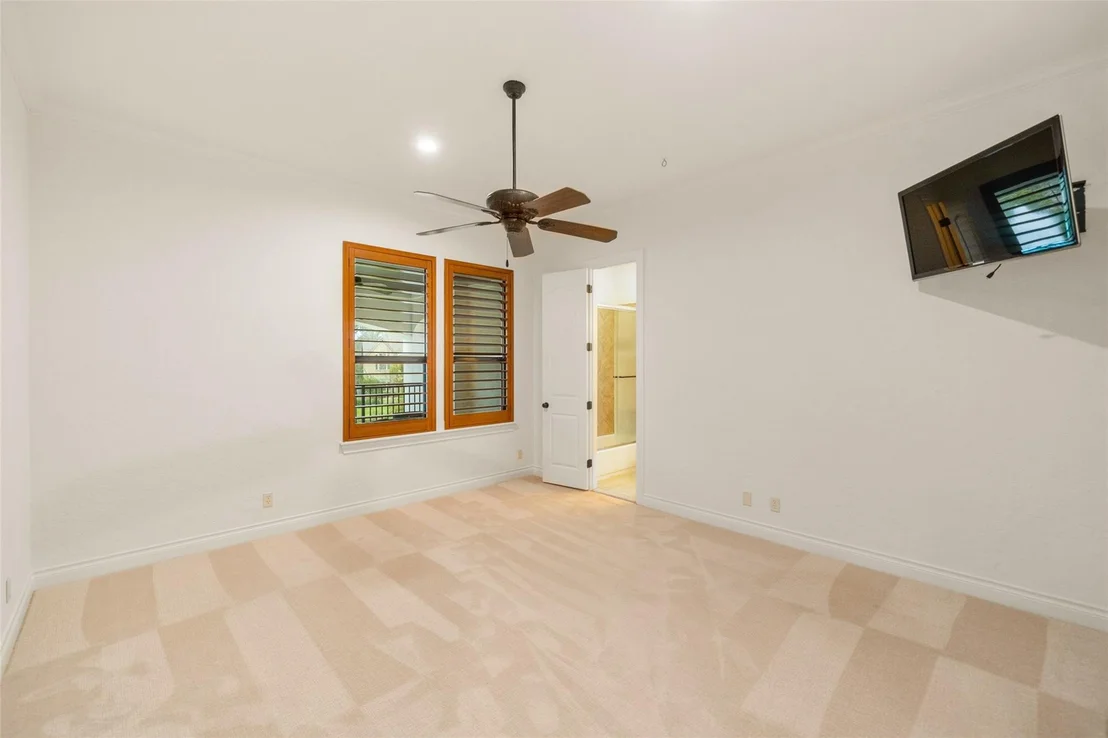 Photo of 83 Lakeside Green