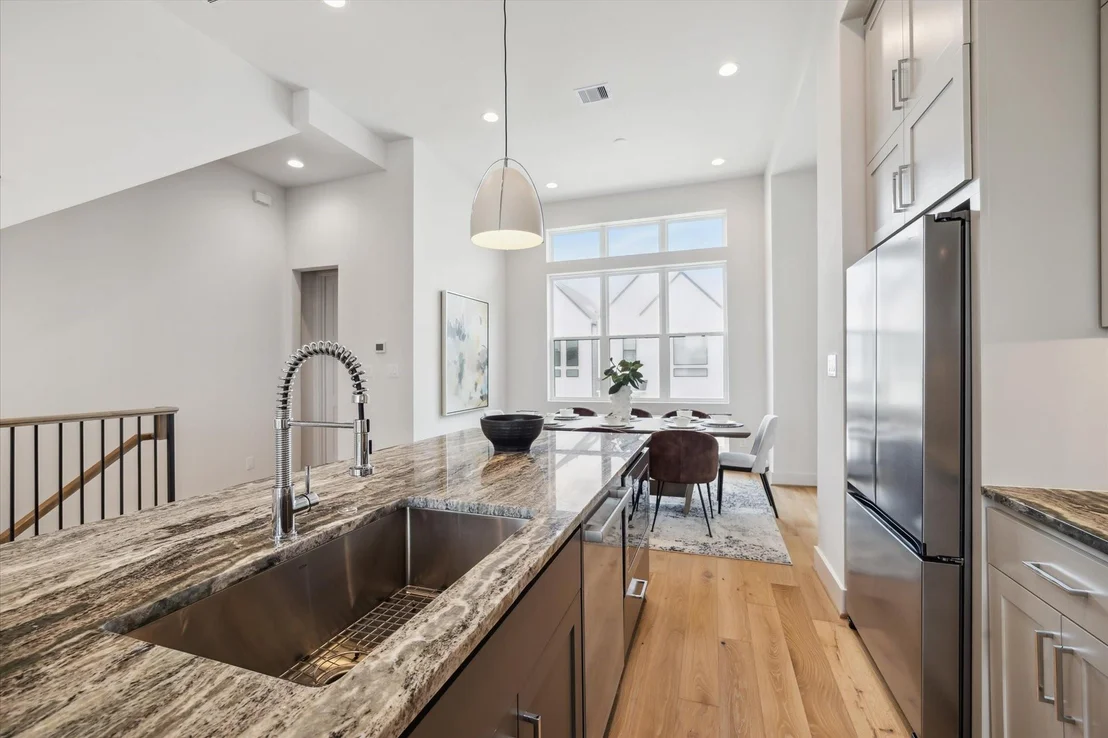 Photo of 2123 Emancipation Avenue
